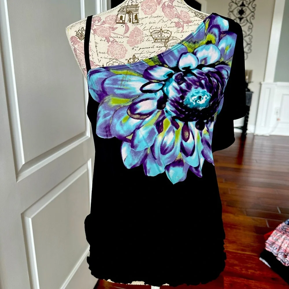 Shirt/top - Picture 1 of 2